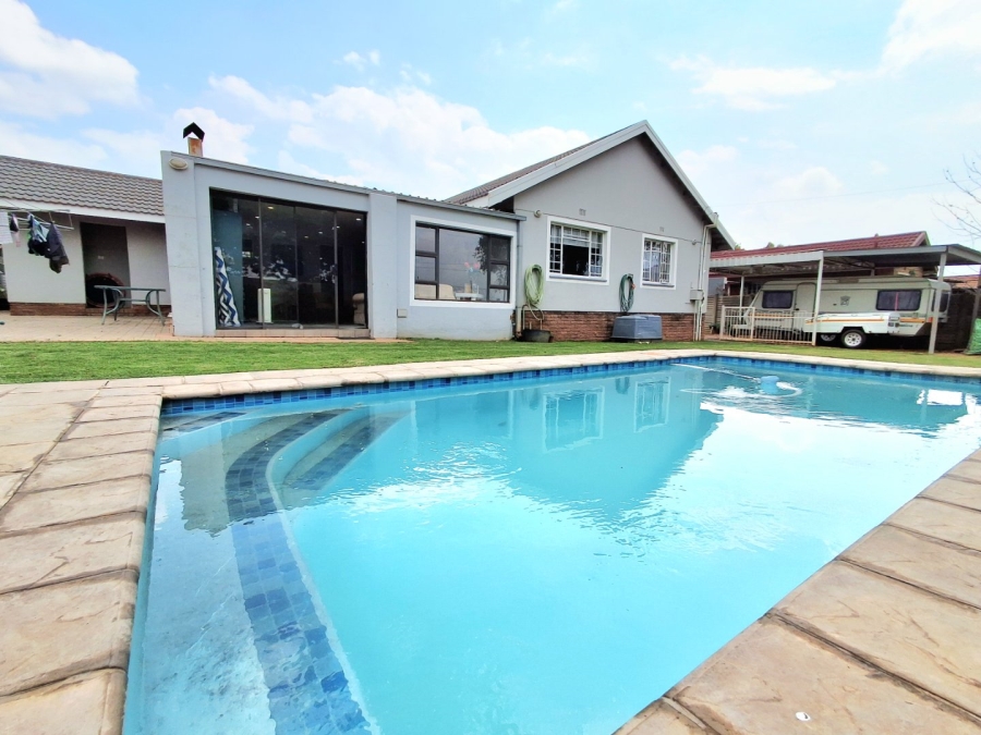 4 Bedroom Property for Sale in Vaalpark Free State